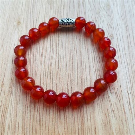 Carnelian Bracelet Benefits: Enhancing Energy, Confidence, and Creativity