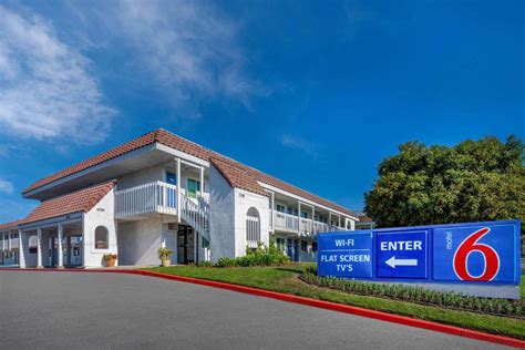 Carpinteria Hotels: Motel 6 - Best Value for Your Money