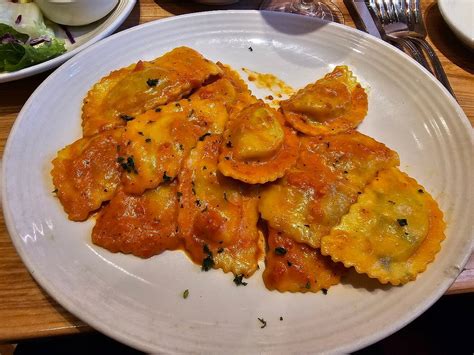 Carrabba's Italian Grill in Collierville: A Culinary Oasis with 5-Star Service