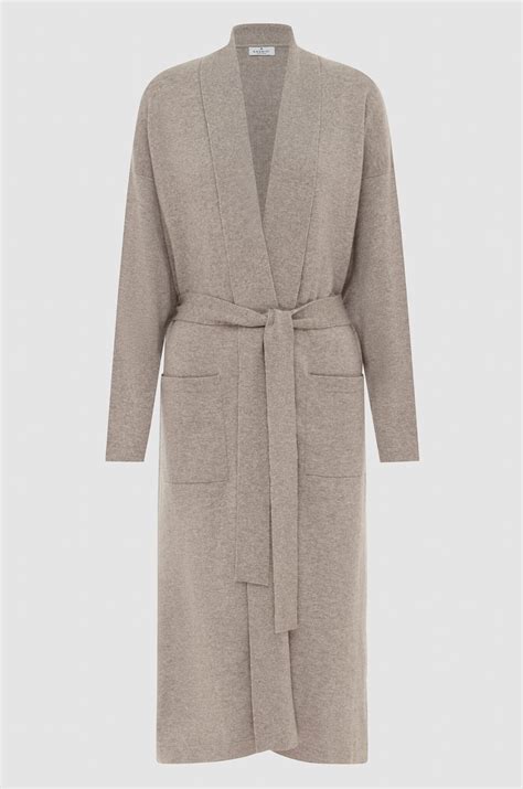 Cashmere Robes: The Ultimate Guide to Luxury and Comfort