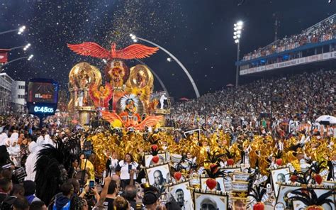 Cassino Carnaval: Um espetáculo iluminado de cores, ritmos e emoções