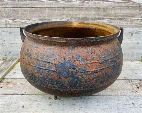 Cast Iron Cauldron Pots: