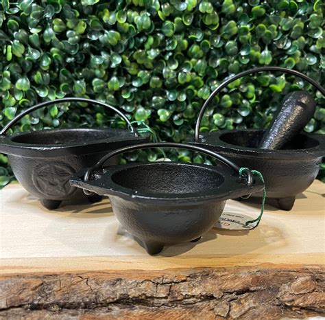 Cast Iron Mini Cauldrons: A Bewitching Brew of Versatility