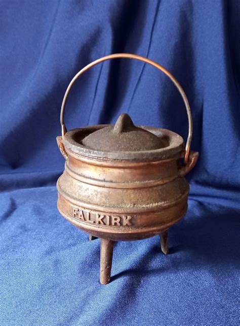 Cast Iron Mini Cauldrons: A Culinary and Decorative Delight