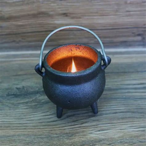 Cast Iron Mini Cauldrons: A Versatile Tool for Every Kitchen