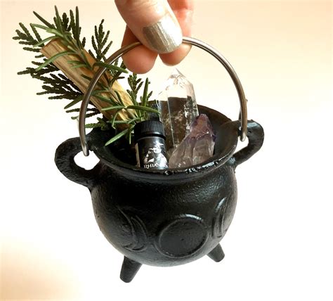 Cast Iron Mini Cauldrons: Enchanting Vessels for Modern Witchcraft