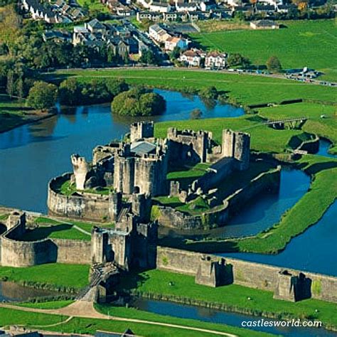 Castles of England Scotland and Wales PDF
