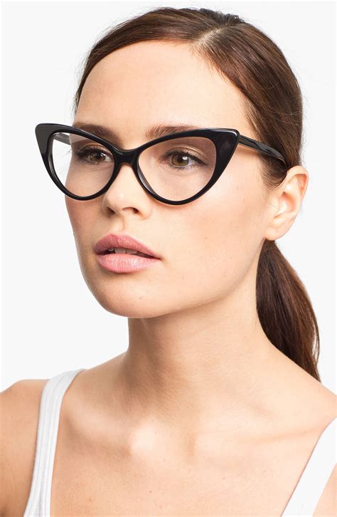 Cat-eye frames: