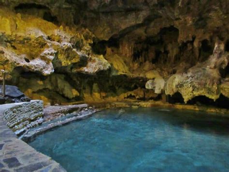 Cave and Basin Banff: A Comprehensive Guide to Canada's 200-Year-Old Hot Springs