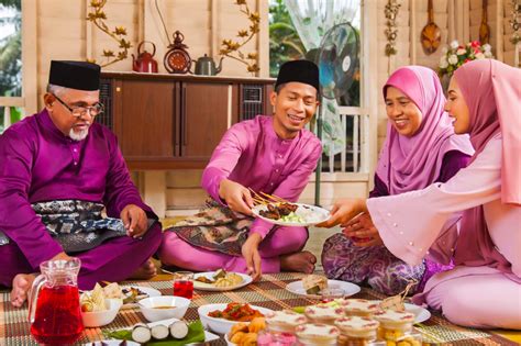 Celebrate Hari Raya with Joy and Understanding: Muis Hari Raya 2022 Guide