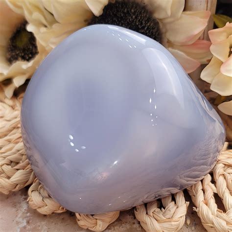 Chalcedony Agate: Unlock the Enchanting Hue of 365 Natural Gems