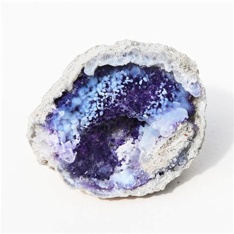 Chalcedony Geode: A Captivating Gemstone with Unparalleled Beauty