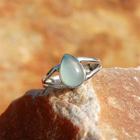 Chalcedony Rings: Adornments of Serenity and Elegance