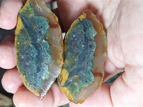 Chalcedony and Agate: Unveiling the Hidden Treasures of the Mineral Kingdom