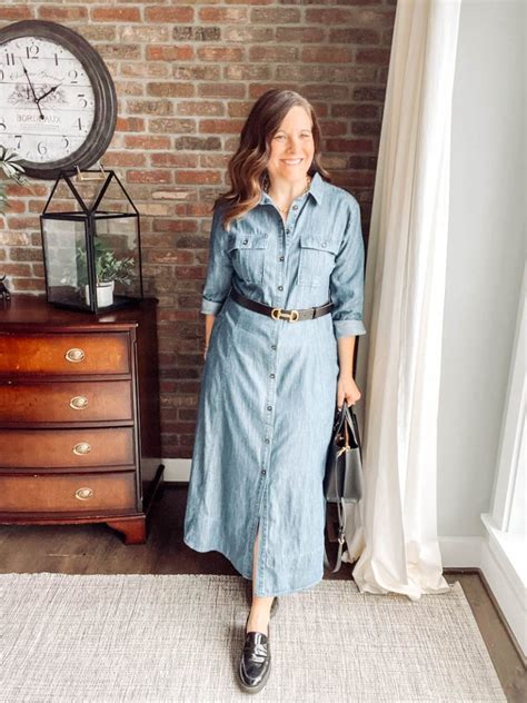 Chambray Midi Dress: A Timeless Classic for 10,000+ Outfits