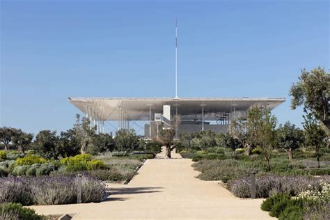 Chaos and Culture Renzo Piano Building Workshop and the Stavros Niarchos Foundation Cultural Center in Athens