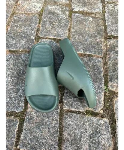 Chinelo Slide Masculino: O Conforto que Combina com o Estilo