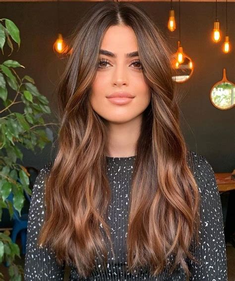 Chocolate Brown Hair Color with Caramel Highlights: The Perfect Blend of Warmth and Brightness