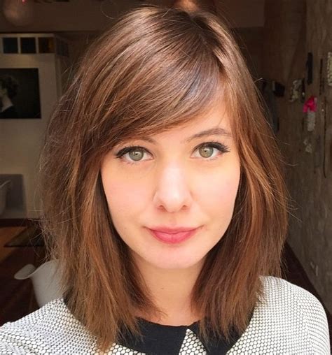 Choose side-swept bangs: