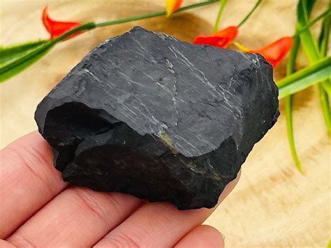 Choosing low-quality shungite: