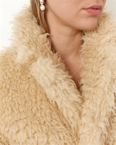 Choosing the Perfect Fuzzy Jacket: