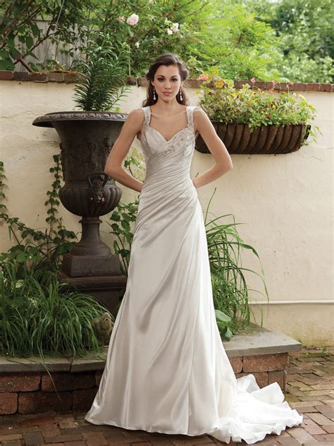 Choosing the Perfect Garden Wedding Dress