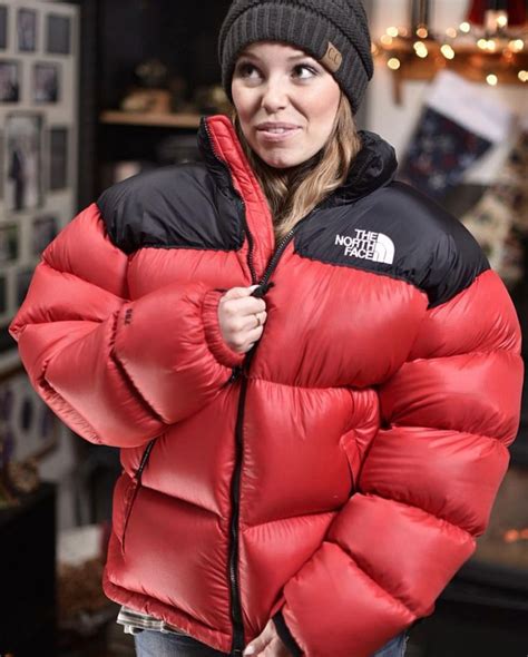 Choosing the Perfect Puffy Jacket in Red