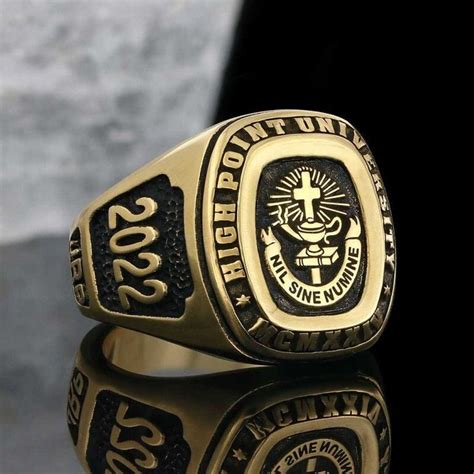 Choosing the Right Graduation Ring
