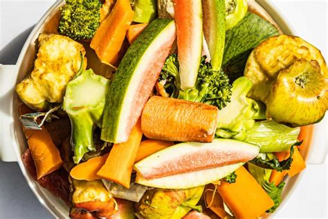 Chop food scraps