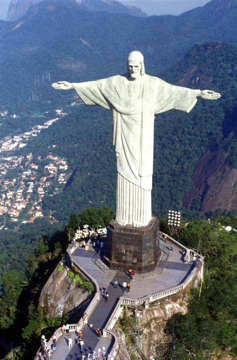 Christ the Redeemer The History and Legacy of the Western Hemisphere s Most Famous Christian Monument Kindle Editon