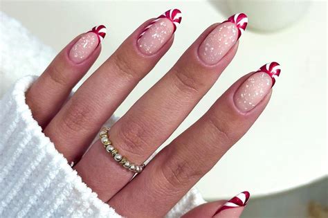 Christmas Nails Ideas That Will Make You the Star of the Show