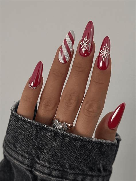 Christmas Nails Ideas to Make Your Manicures Merry and Bright