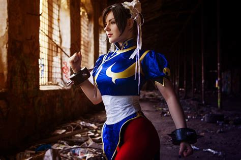 Chun-Li Cosplayers Captivate with Iconic Street Fighter Style