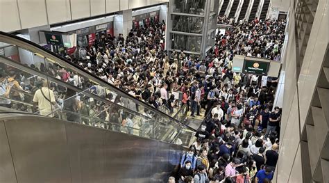 Circle Line Status: Service Updates and Disruptions