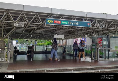 City Hall MRT Station: The Epicenter of Singapore's Transportation Network