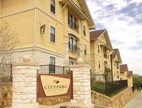 City Parc at Fry Street: A Verdant Oasis in the Heart of Downtown