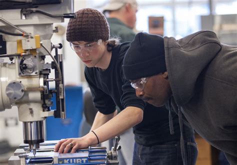 Clark Academics Catalog 2016 Course Descriptions