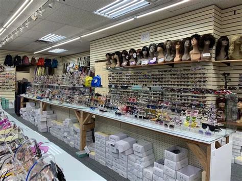 Clark Fashion Depot: A Wholesale Shopping Haven in the Heart of Chicago
