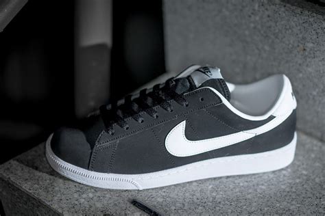 Classic Black and White Colorway: