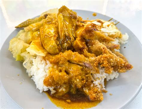 Classic Scissors Cut Curry Chicken Rice