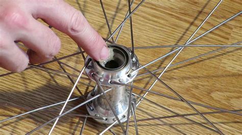 Clean the bearing hub.