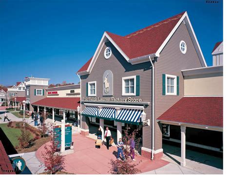 Clinton Crossing Premium Outlets