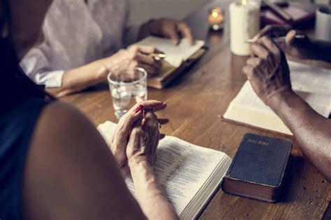 Closing the Circle: A Comprehensive Guide to Meaningful Bible Study Conclusion Prayers