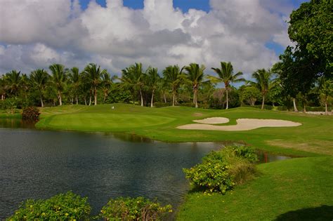 Cocotal Golf & Country Club: The Perfect Destination for Golfers and Nature Lovers