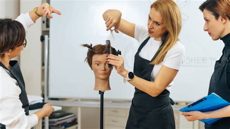 Colleges for Barbering: Explore Top-Rated Programs