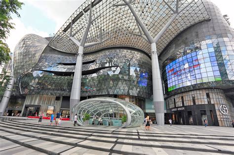 Comme des Garçons Singapore Ion Orchard: A Shopping Mecca for Fashionistas