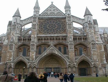 Common Mistakes to Avoid When Booking Westminster Abbey Hotels Near