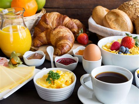 Complimentary Daily Breakfast: