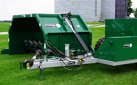 Compost Turner Machine Tractor: 10,000-Pound Capacity, 360-Degree Rotation for Efficient Composting