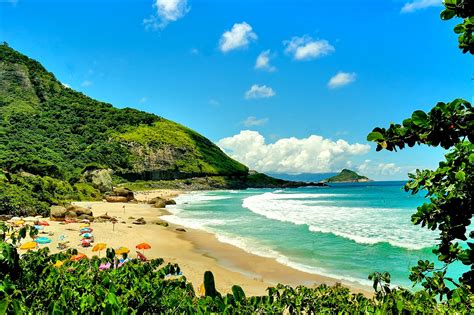 Conhecida como uma das praias mais bonitas do Brasil